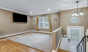33 Tanglewood Dr, Alloway, NJ 07422