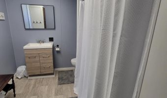 60 Summit St, Baileyville, ME 04694