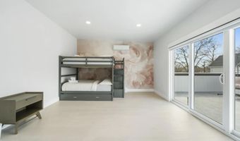 161 BROADWAY 1F, Bayonne, NJ 07002