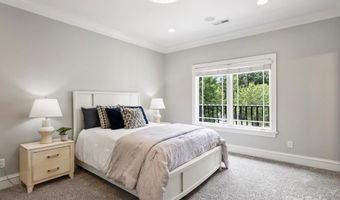 2207 Trapper Ct, Charlotte, NC 28270