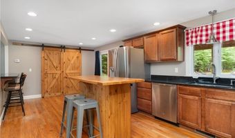 219 Fenner Hill Rd, Hopkinton, RI 02832
