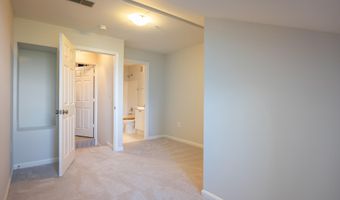 4951 BRENMAN PARK Dr 410, Alexandria, VA 22304