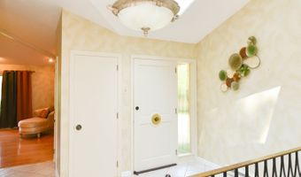 123 El Toro Dr, Bristol, CT 06010