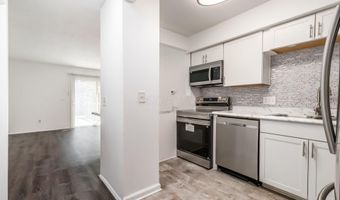 413 Shell Ct E, Columbus, OH 43213