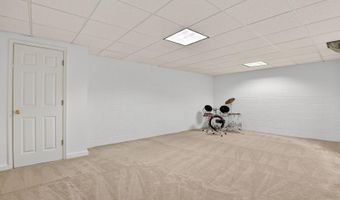 9209 VENDOME Dr, Bethesda, MD 20817