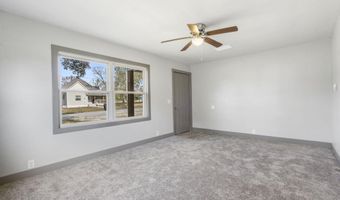 304 E Cofield St, Aurora, MO 65605