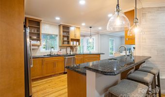 4401 Town And Country Dr, Charlotte, NC 28226