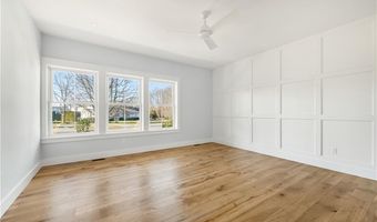 3 Knowlton Ct, Bristol, RI 02809