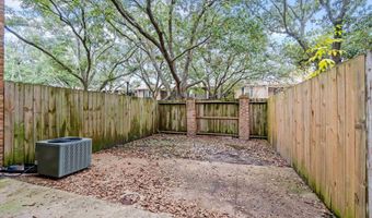 4624 Parkoaks Dr #6, Baton Rouge, LA 70816