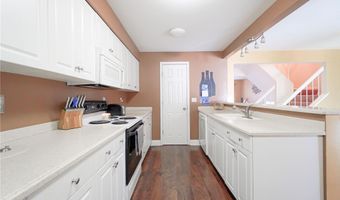 1104 Netherton Ct, Amherst, NY 14051