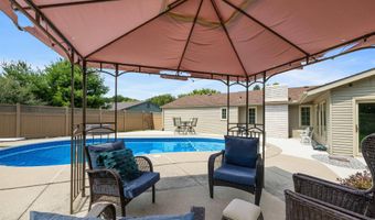 415 Duryea Dr, Auburn, IN 46706