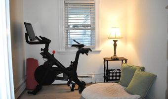 176 Richmond Ave, Amityville, NY 11701