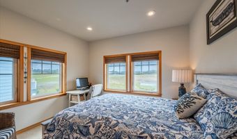 1323 VILLAGE Loop, Bandon, OR 97411