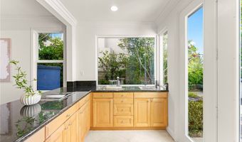 5464 Shannon Rdg, San Diego, CA 92130