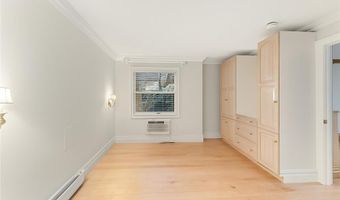 364 Bellevue Ave D3, Newport, RI 02840