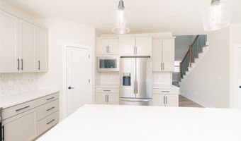 602 E Vista Lake Ave, Polk City, IA 50226