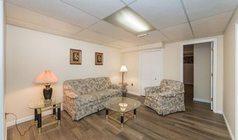 737 Smith Dr, Ballwin, MO 63011