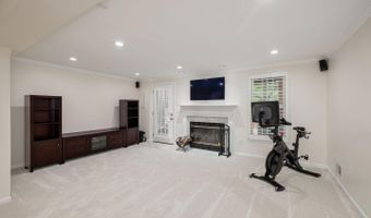 5209 DUNSTABLE Ln, Alexandria, VA 22315