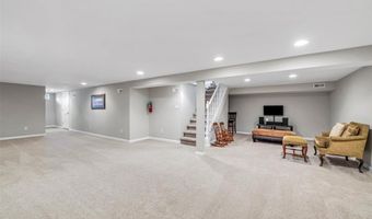 345 Norwood Cir, Ballwin, MO 63011