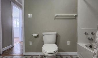 430 N Simon St, Ada, OH 45810