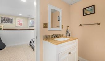 11 Nichole Ln, Coventry, RI 02816