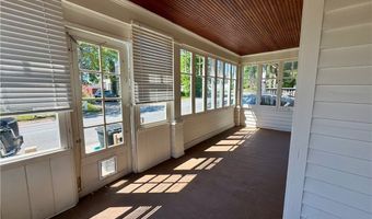 8 2nd St, Alexandria Bay, NY 13607