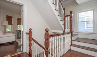 27 Mann Ave, Newport, RI 02840