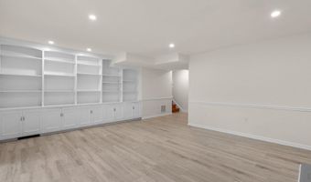8815 TUCKERMAN Ln, Potomac, MD 20854