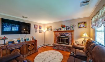 20 Bayview Rd, Amityville, NY 11701