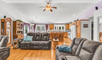 1391 Turner St, Auburn, ME 04210