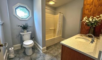 23 Pageant St, Bennington, VT 05201