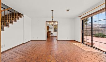 8525 Wildflower Ln, Agua Dulce, CA 91390