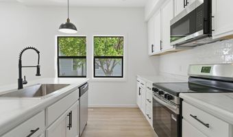 611 3rd St NW, Austin, MN 55912