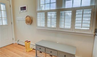 38 Highland Ave, Barrington, RI 02806
