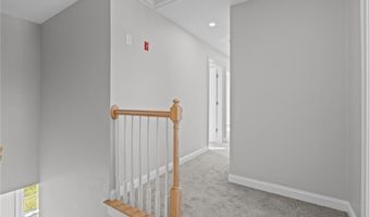 253 Central St, Lincoln, RI 02865