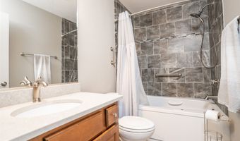2801 SW Prairie Trail Pkwy, Ankeny, IA 50023