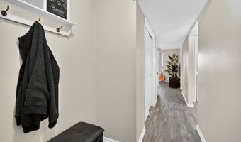 1915 NW Hickory Ln 8, Ankeny, IA 50023