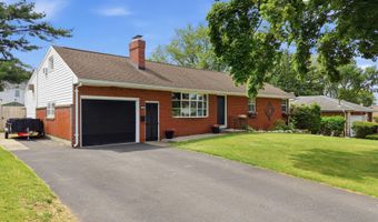 11 James Dr, Albany, NY 12211