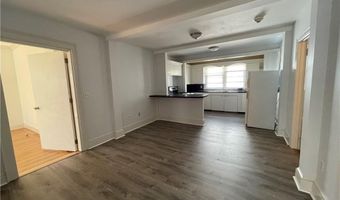16 Mann Ave 2, Newport, RI 02840