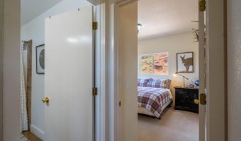 944 W Foothill Dr, Apple Valley, UT 84737