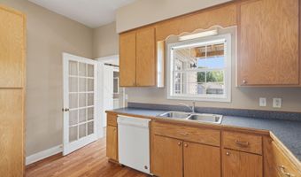 372 Reynoir St, Biloxi, MS 39530