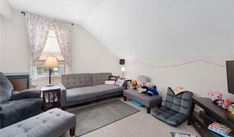 91 Warren Ave, Cranston, RI 02920