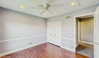 8 GEORGETOWN Ct, Algonquin, IL 60102