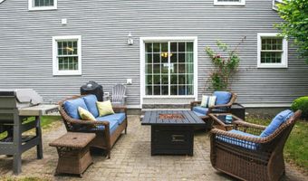 4 Rockledge Ln, Canton, CT 06019