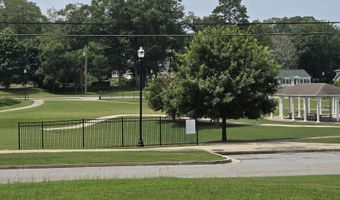 122 Houston, Barnesville, GA 30204