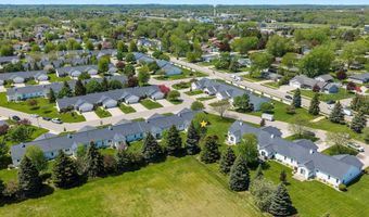 923 W WINDTREE Dr, Appleton, WI 54914