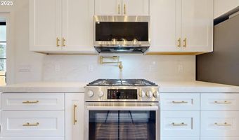1346 NAUTICAL HEIGHTS Dr, Brookings, OR 97415