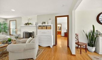 500 Pompadour Dr, Ashland, OR 97520