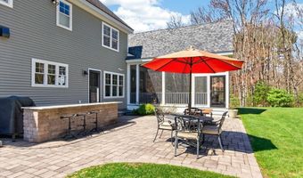 15 Hubbard Ln, Bolton, MA 01740