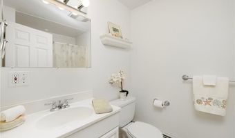 110 HOUSTON Ave, Narragansett, RI 02882